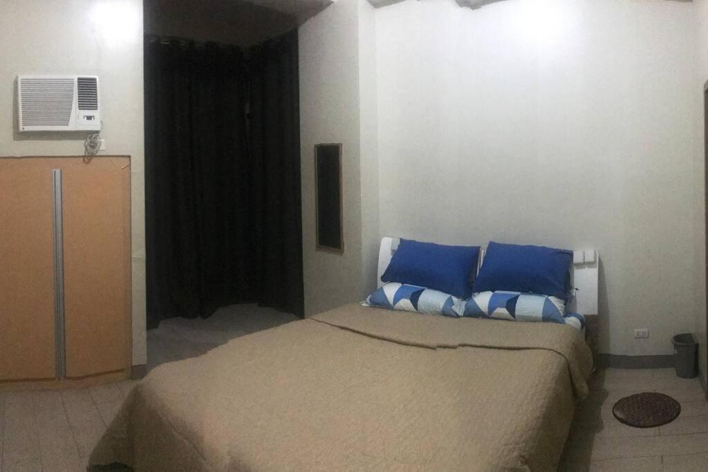 Lovely 2 Bed Room Condo Infront Of Naia Terminal 3 Manila Exteriör bild