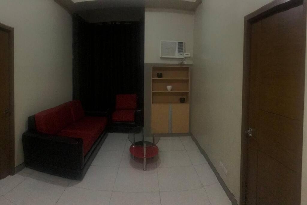 Lovely 2 Bed Room Condo Infront Of Naia Terminal 3 Manila Exteriör bild