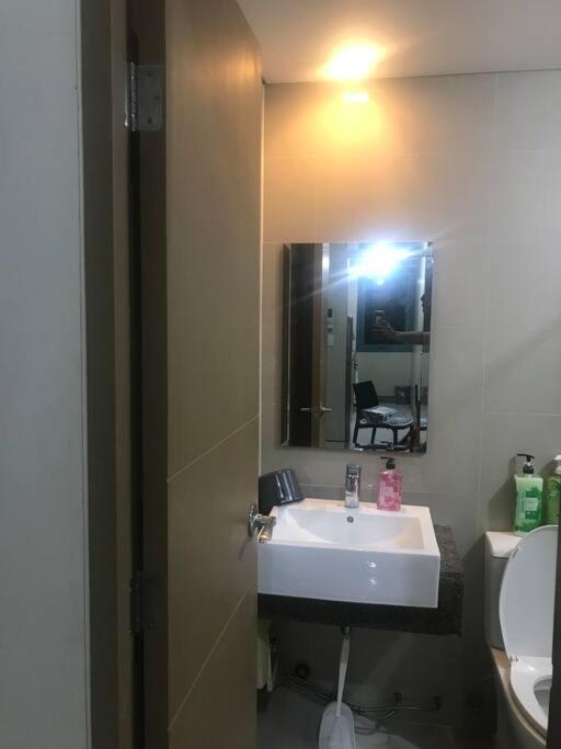 Lovely 2 Bed Room Condo Infront Of Naia Terminal 3 Manila Exteriör bild