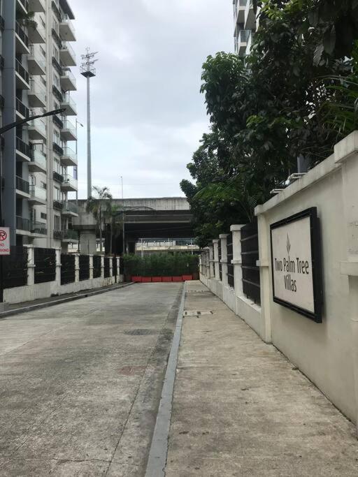 Lovely 2 Bed Room Condo Infront Of Naia Terminal 3 Manila Exteriör bild