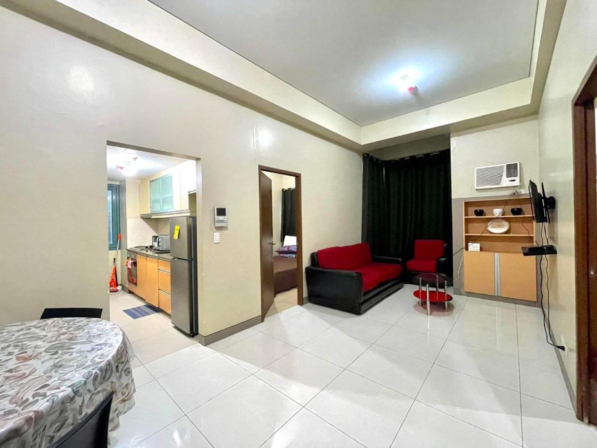 Lovely 2 Bed Room Condo Infront Of Naia Terminal 3 Manila Exteriör bild