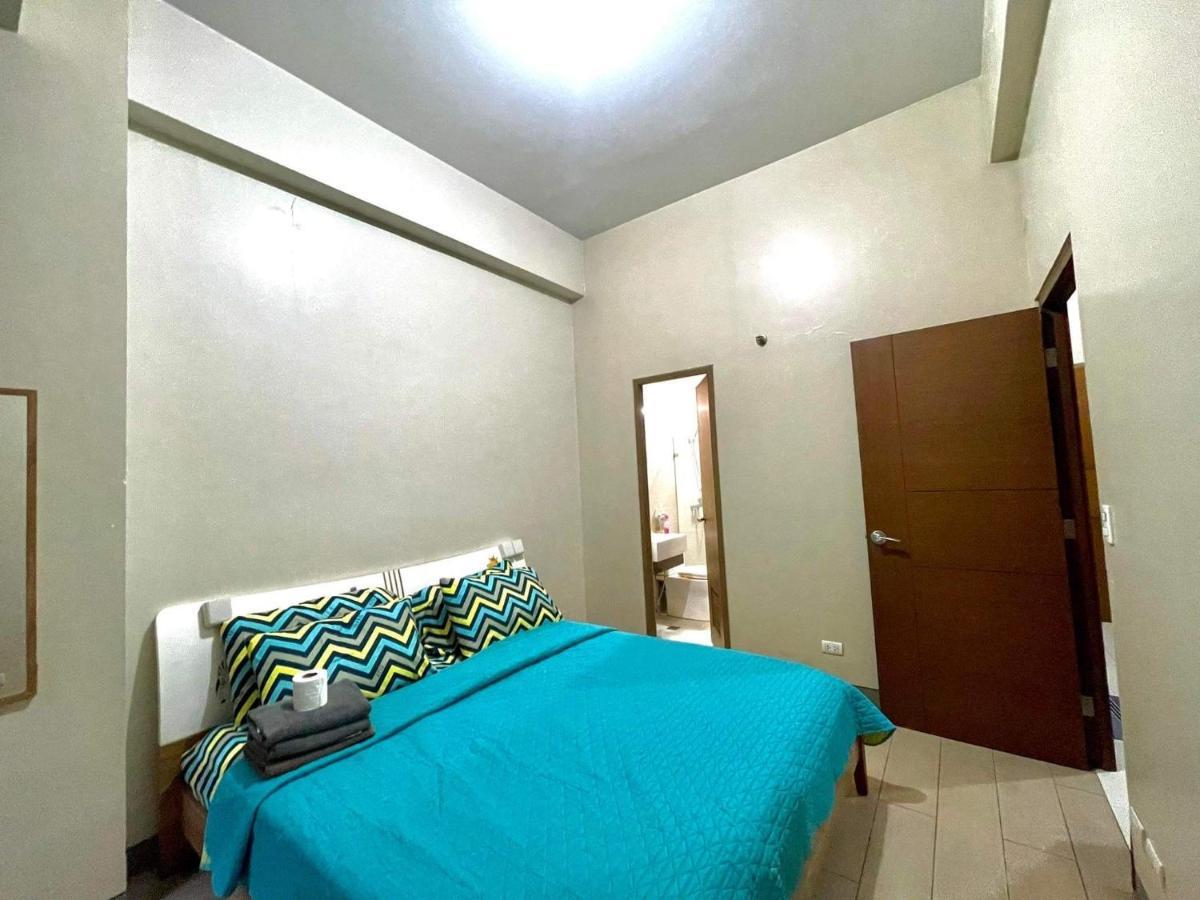 Lovely 2 Bed Room Condo Infront Of Naia Terminal 3 Manila Exteriör bild