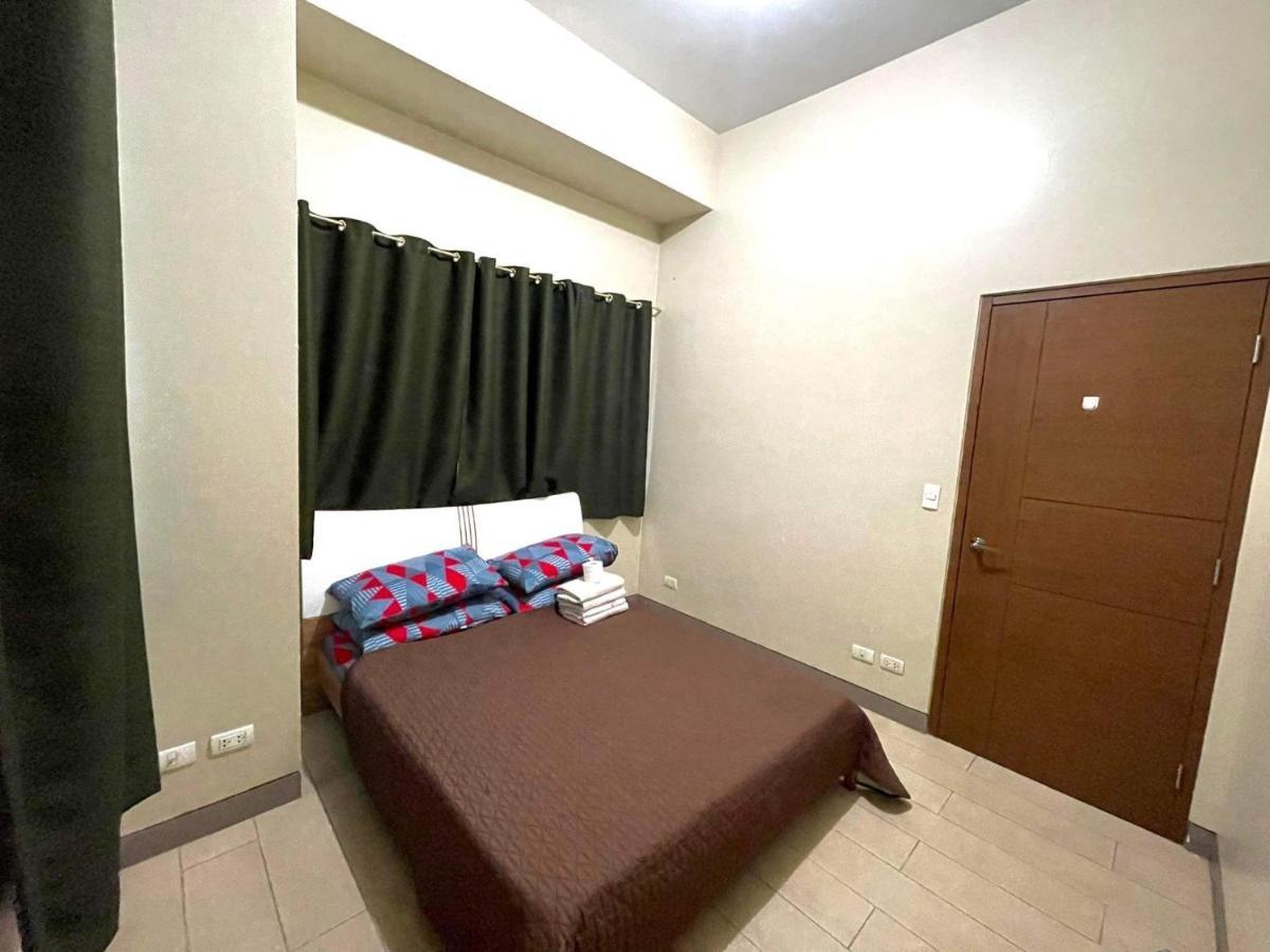 Lovely 2 Bed Room Condo Infront Of Naia Terminal 3 Manila Exteriör bild