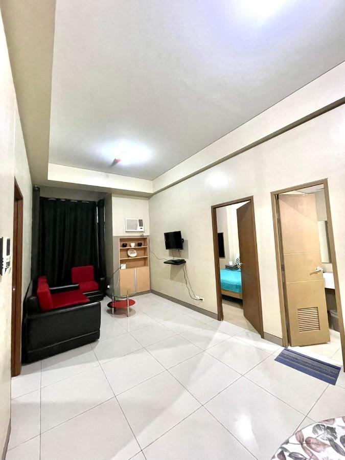 Lovely 2 Bed Room Condo Infront Of Naia Terminal 3 Manila Exteriör bild
